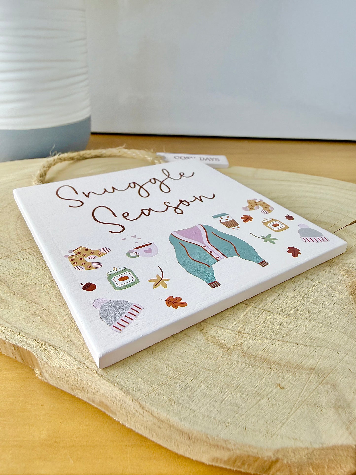 Cosy Chapters Wooden signs with book tag