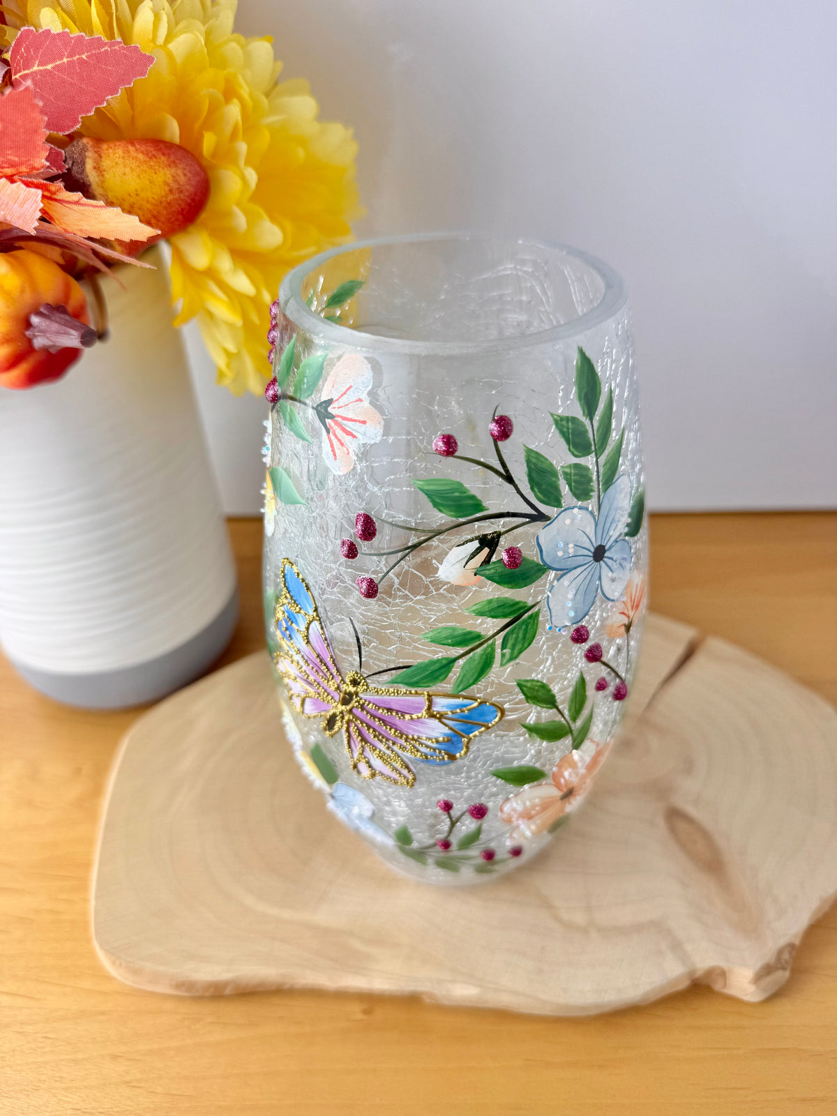 Pretty Butterfly Crackled glass Light Up Vase