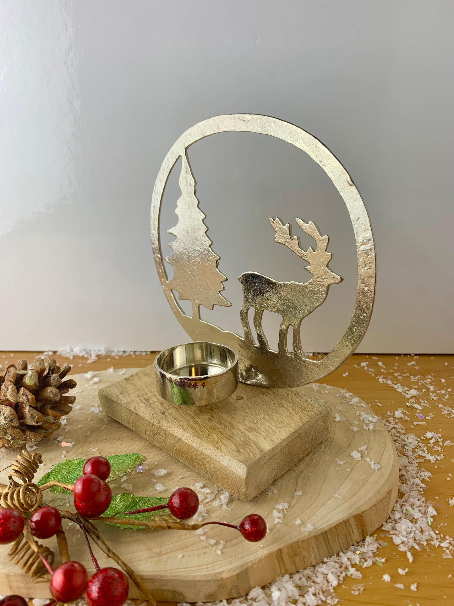 Silver Reindeer Scene Tealight