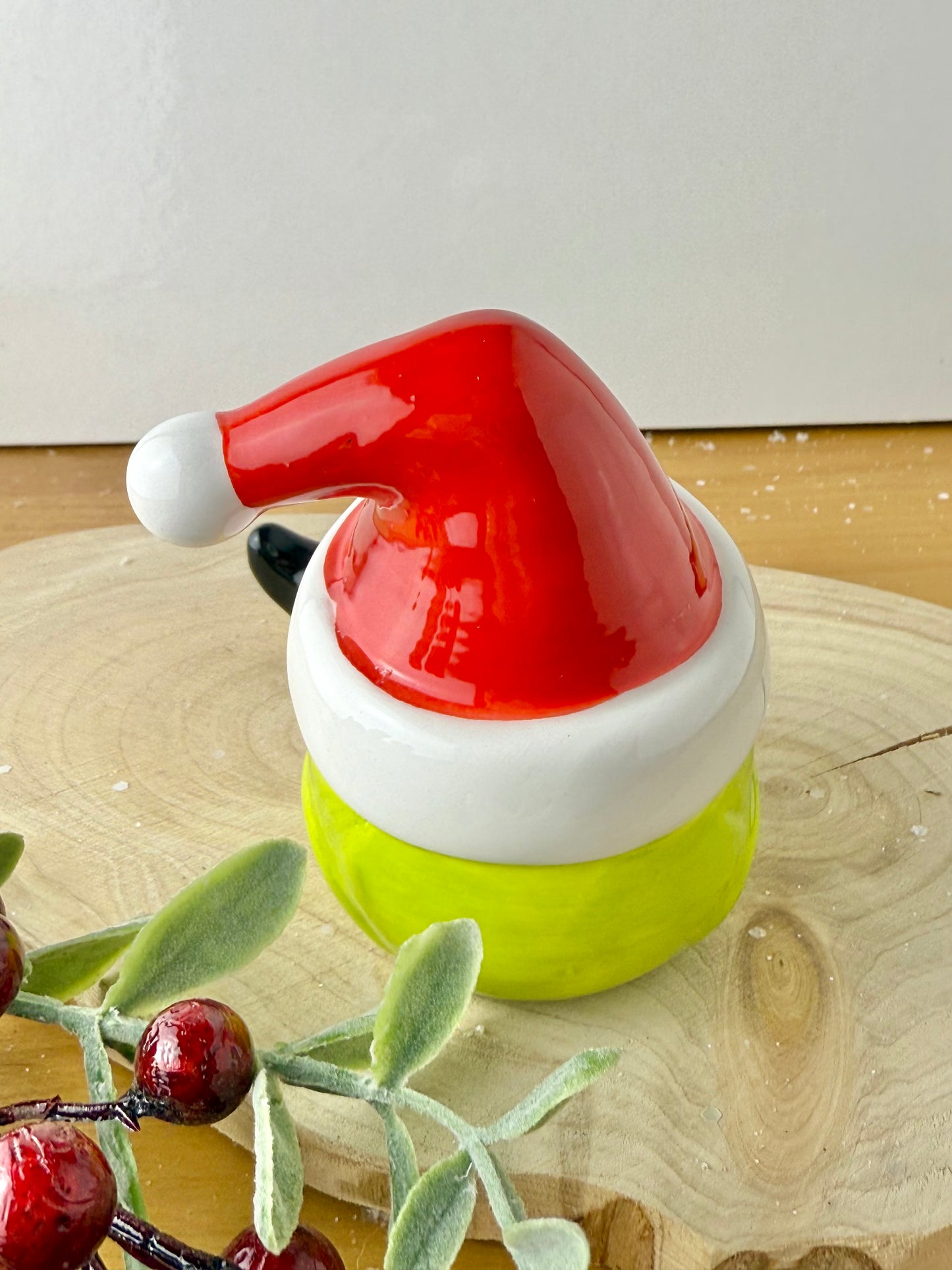 Green Sprout Shelf Sitter with dangley legs