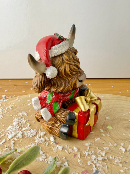 Highland Cows - Holding Christmas Tree or Present