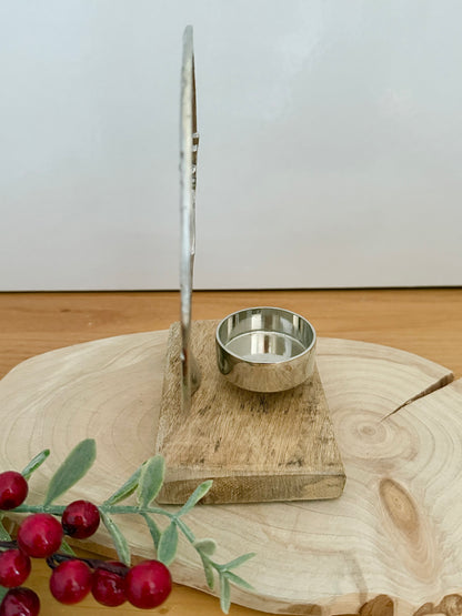 Round silver Christmas Scene T-light holder