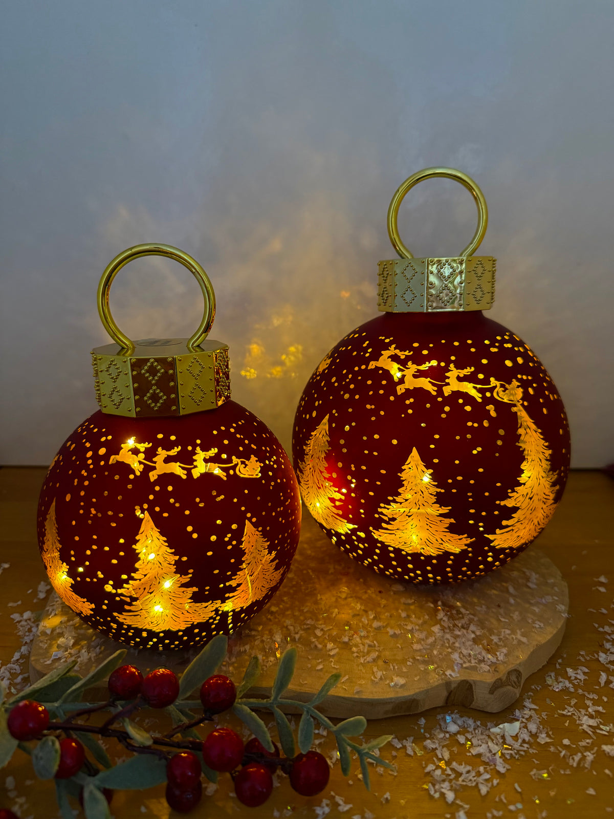 Christmas Light up Bauble - Red