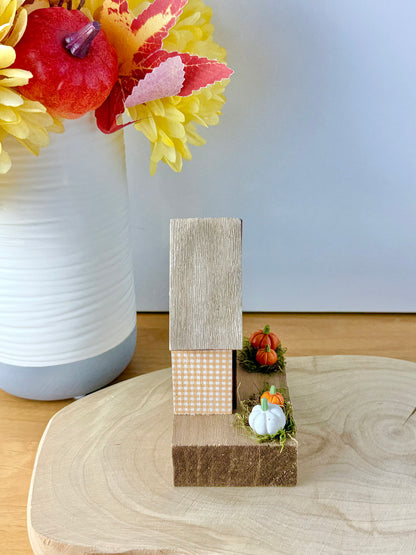 Autumn Wooden House - Pumpkin Patch