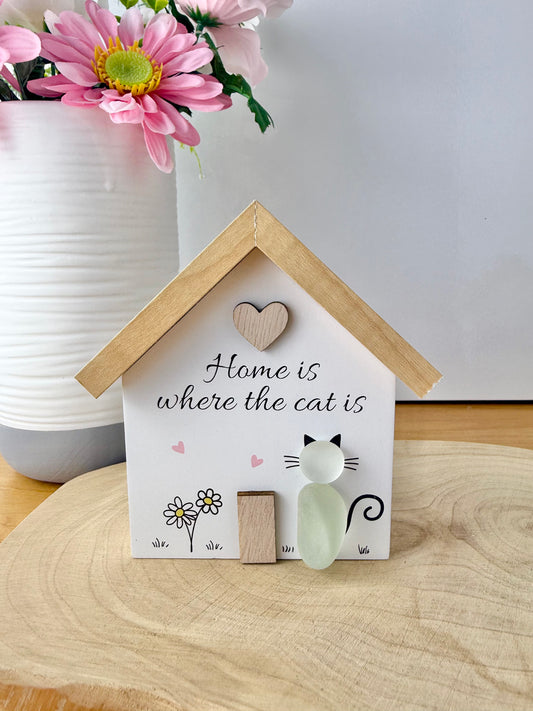 Pebble Glass House - Home is wehre the cat is