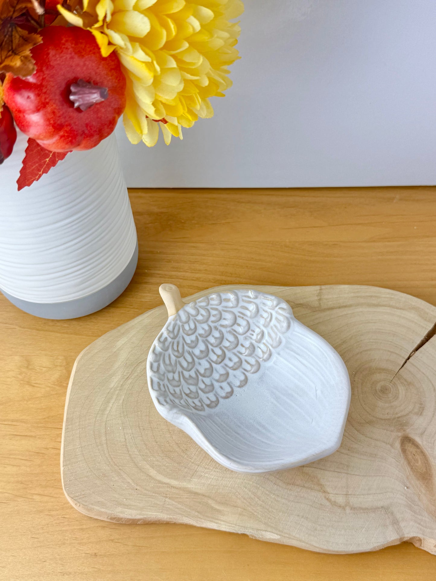Acorn porcelain decorative tray