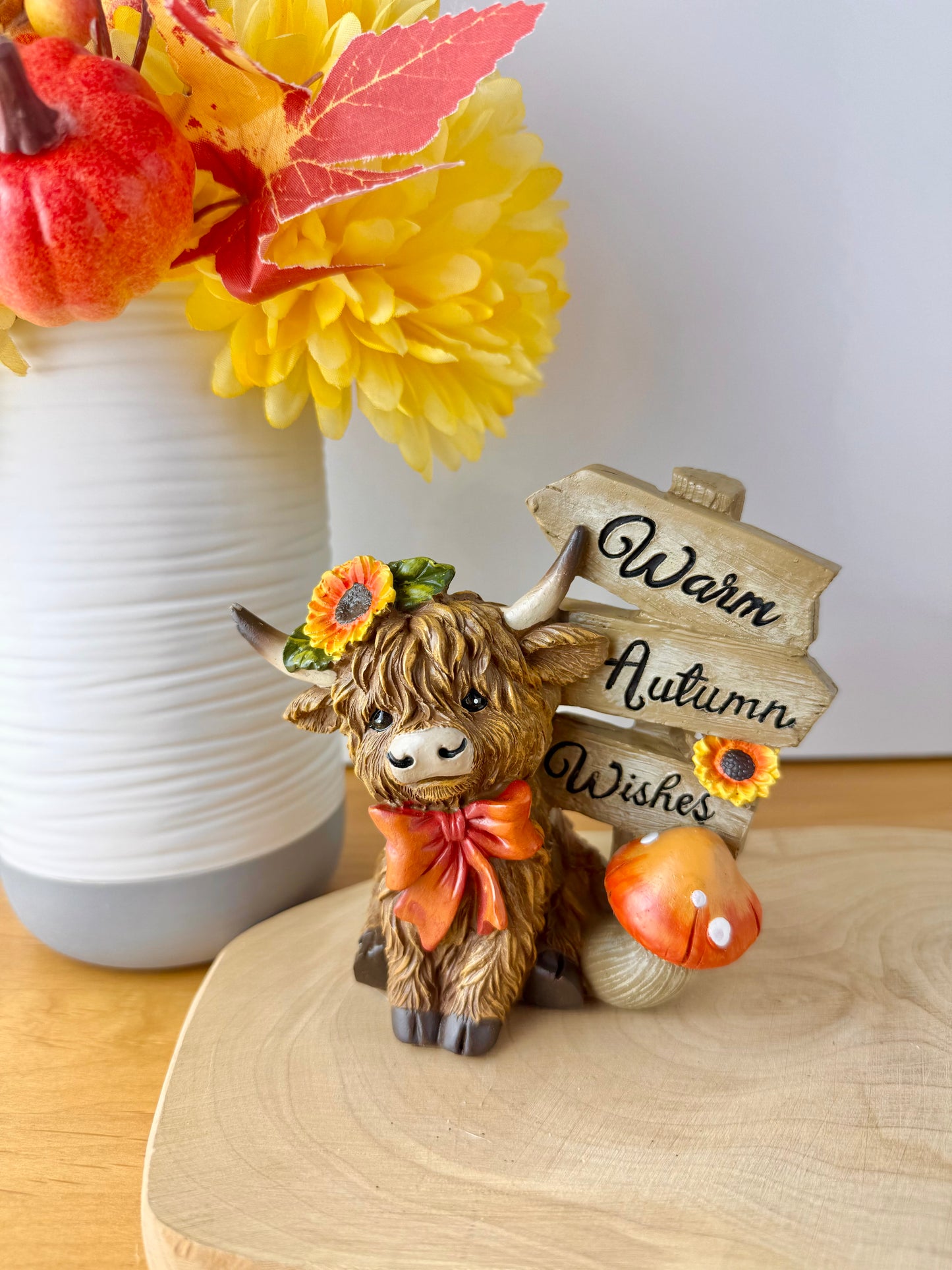 Highland Cow - Autumn Cows with signposts