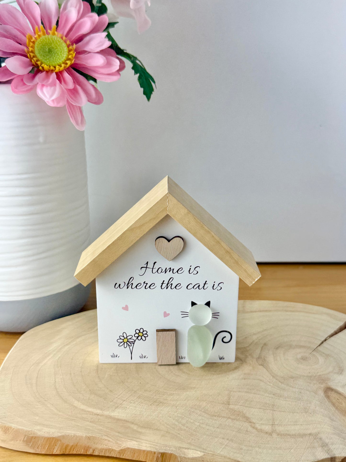 Pebble Glass House - Home is wehre the cat is