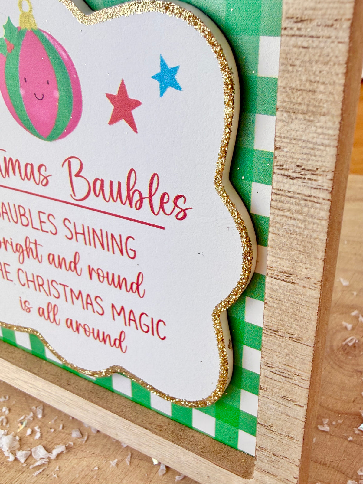 Festive Fun green & white novelty wooden easel signs
