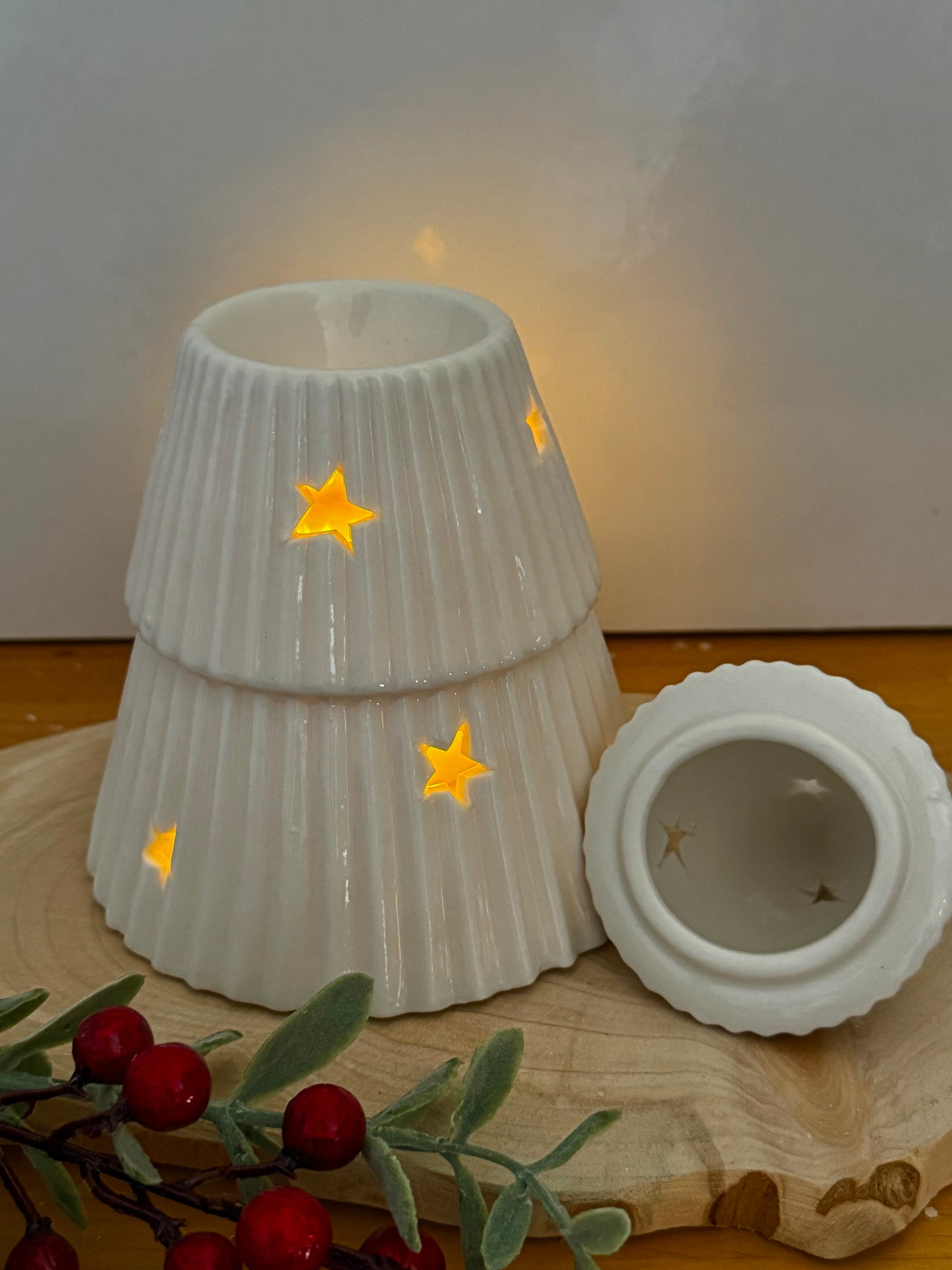 Ceramic Cream Christmas Tree T-light Holder