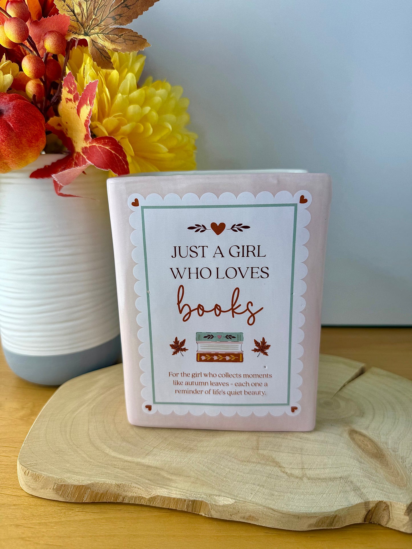 Cosy Chapter Decorateive Vase - Just a girl who loves books