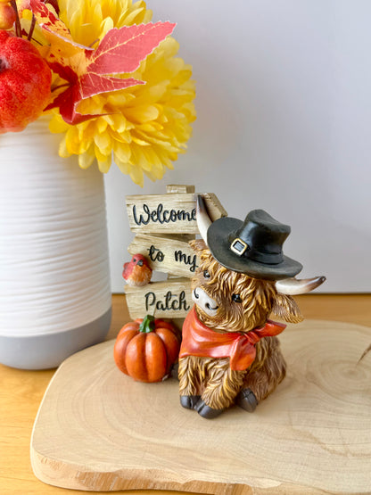 Highland Cow - Autumn Cows with signposts