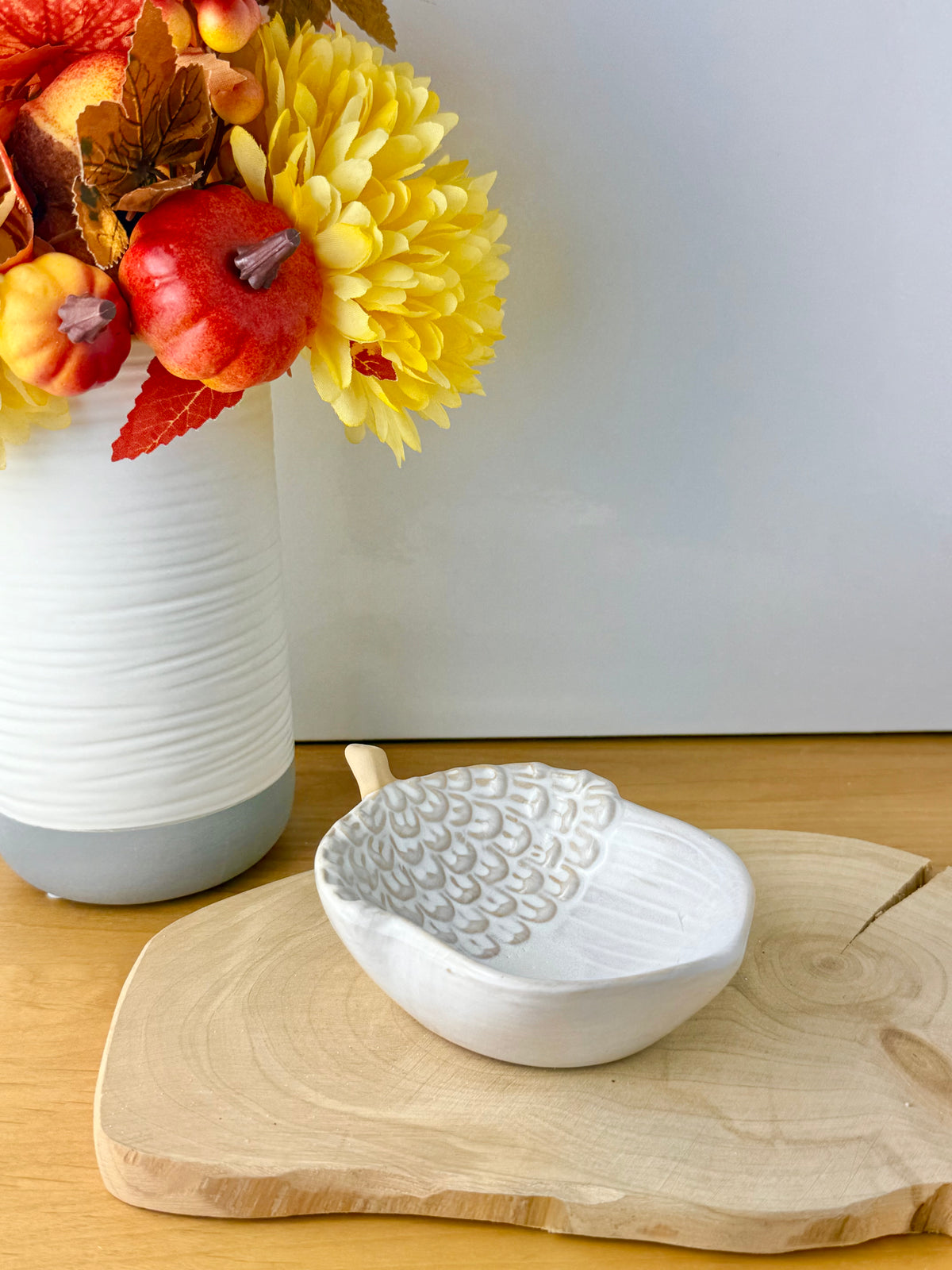 Acorn porcelain decorative tray