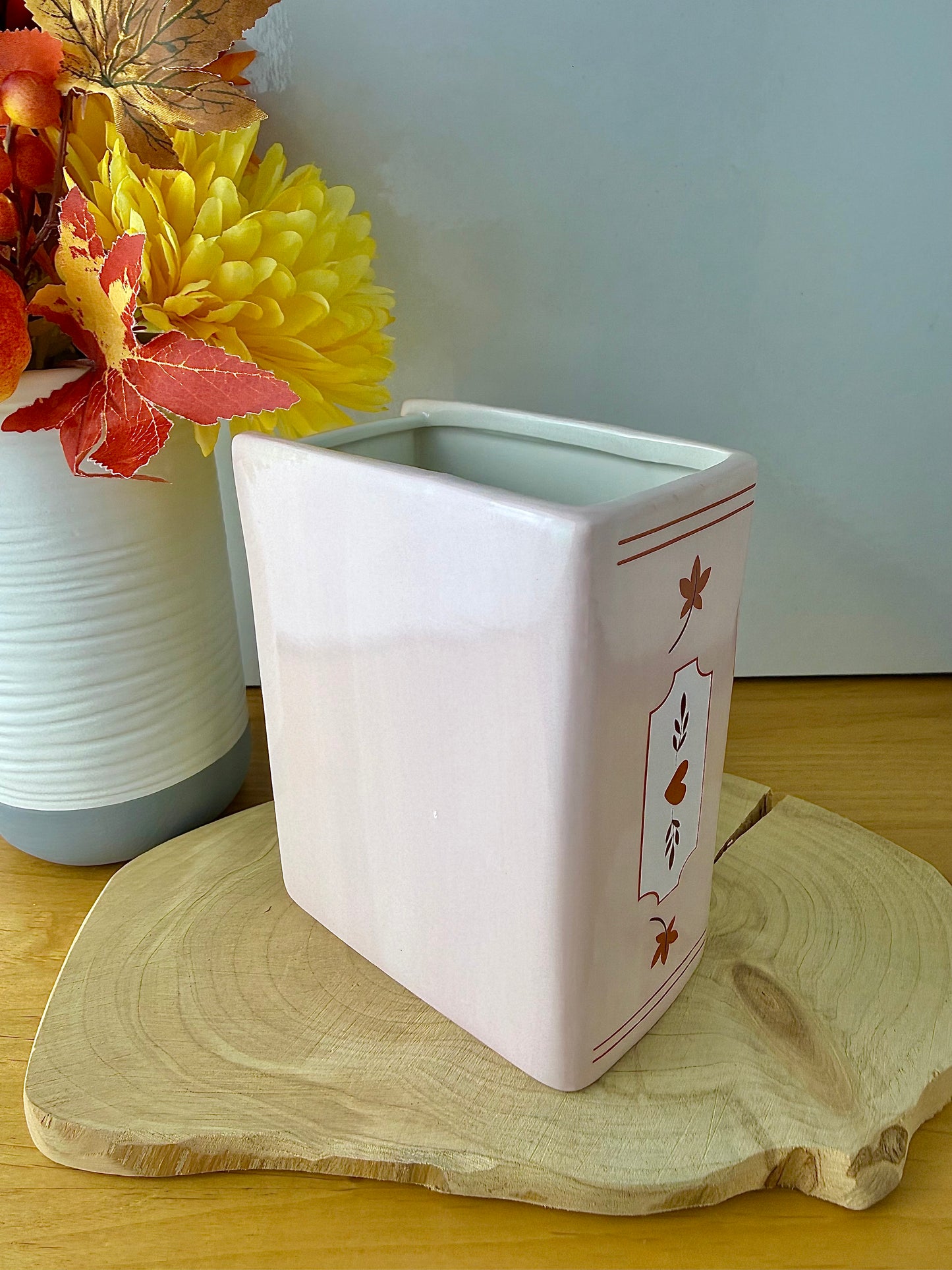 Cosy Chapter Decorateive Vase - Just a girl who loves books