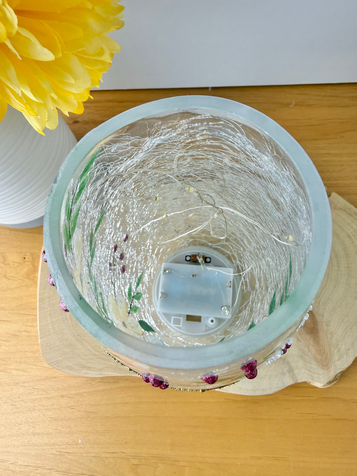 Pretty Butterfly Crackled glass Light Up Vase