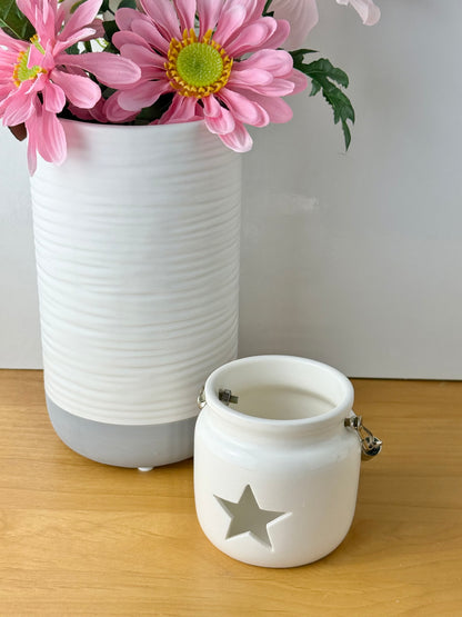 White ceramic Tealight with cutout star - 2 sizes