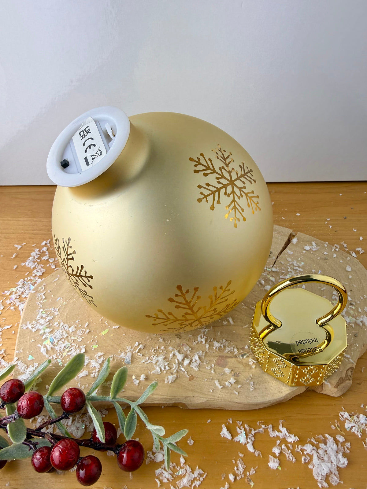 Christmas Light up Bauble - Gold