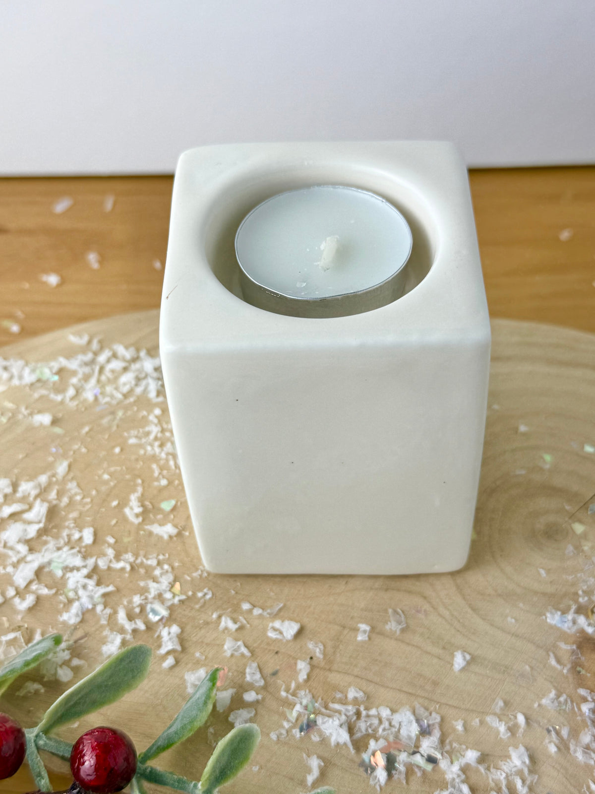 Winter Robins Tea Light Holder