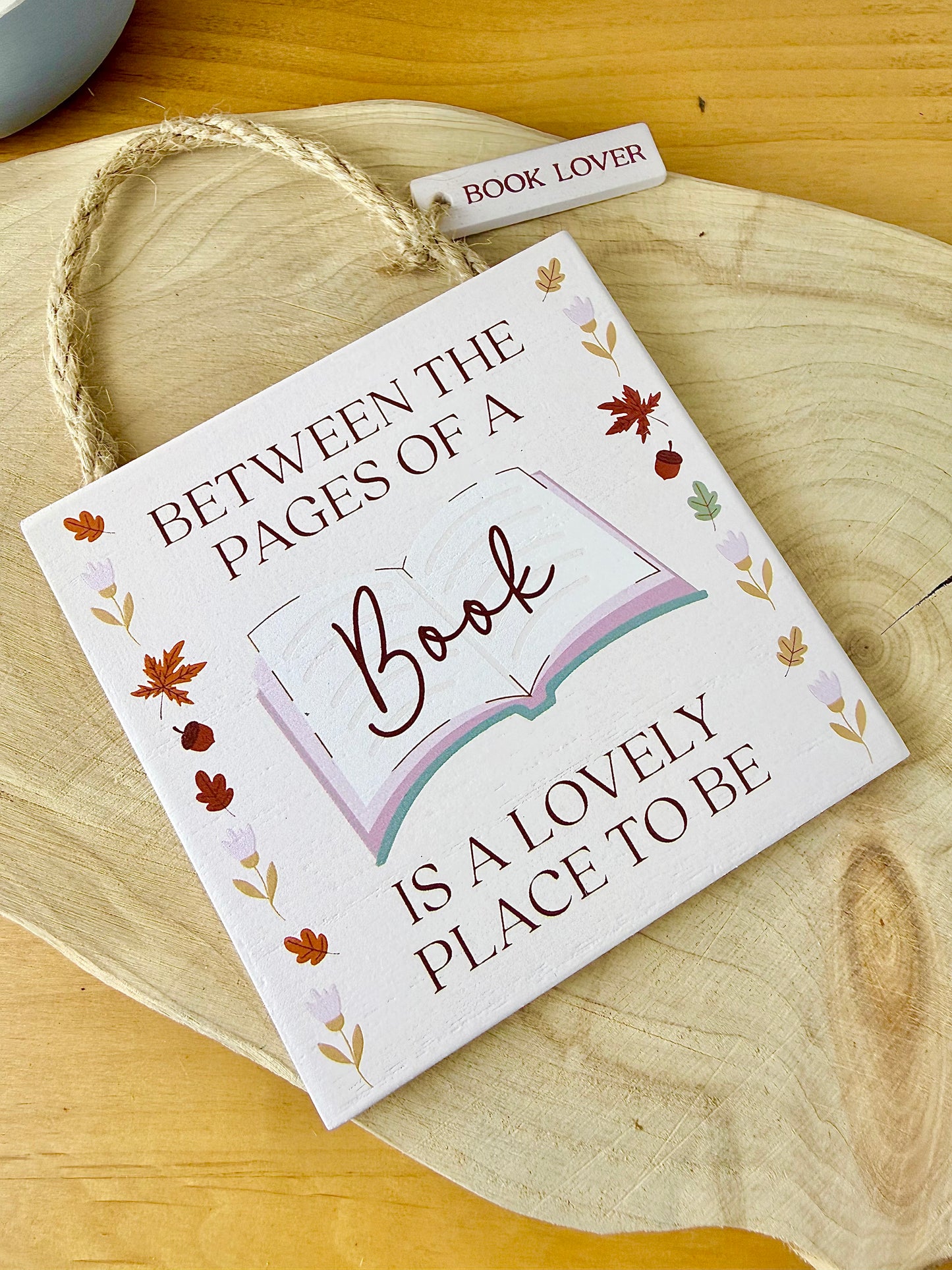Cosy Chapters Wooden signs with book tag